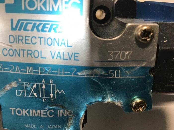 Used VICKERS Directional Control Valve DG4V32AMP7H750 Used #114990