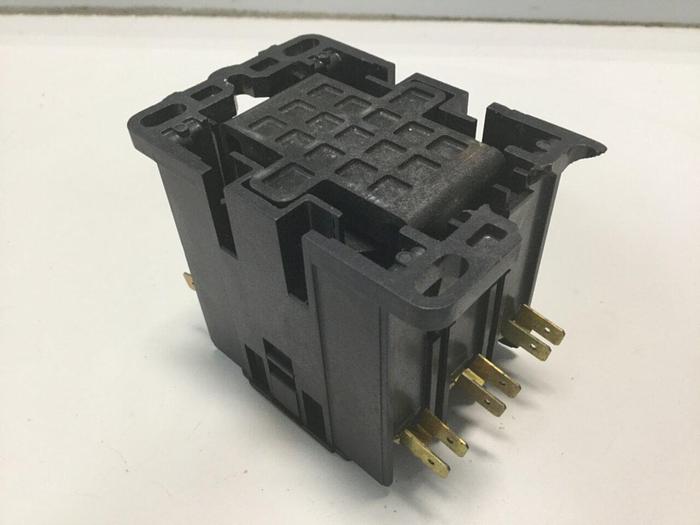Used SQUARE D Contactor 8910-DPA13 #105400