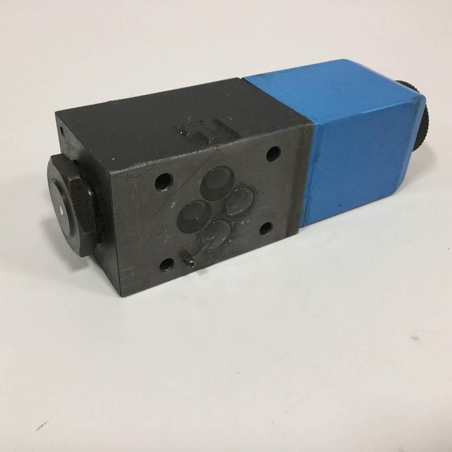 Used VICKERS Valve DG4V-3-2A-M-U-H7-60 Used