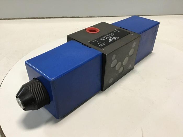 Used VICKERS Directional Valve DG4S4 012C U H 60 USED