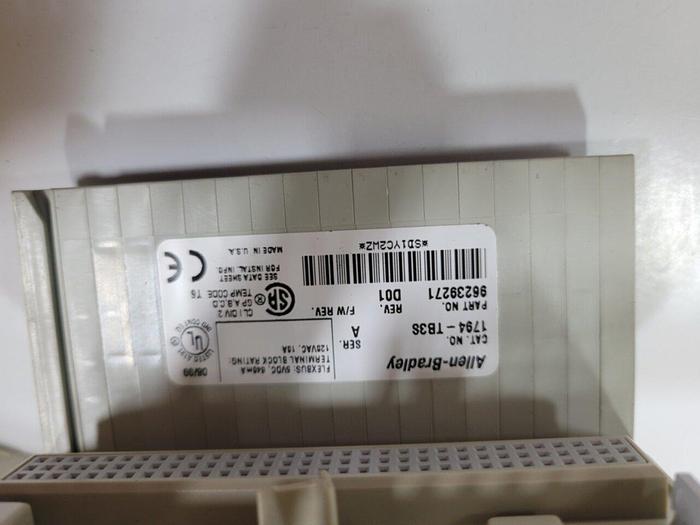 Used ALLEN BRADLEY I/O Module 1794-OB16 SER A #129365