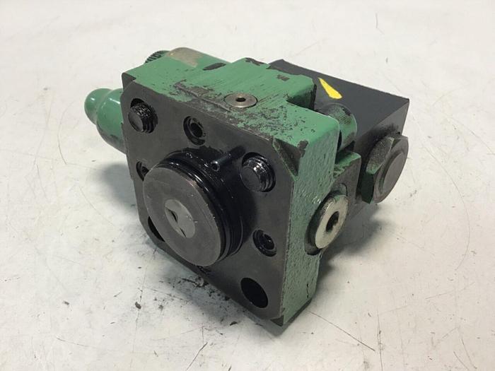 Used VICKERS Directional Valve DG4V-3S-2AL-M-U-HL7-60-EN490 Used