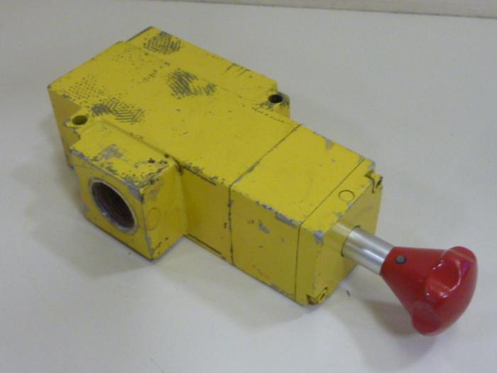 Used NUMATICS Manual Lockout Valve VT40N08Y #61559