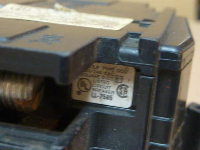 Used SQUARE D 15 Amp Circuit Breaker QOU215 #31341