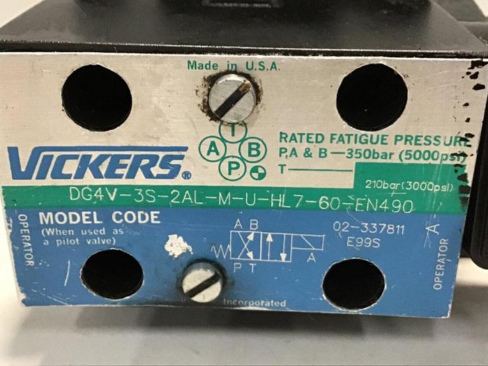 Used VICKERS Directional Valve DG4V-3S-2AL-M-U-HL7-60-EN490 #144582