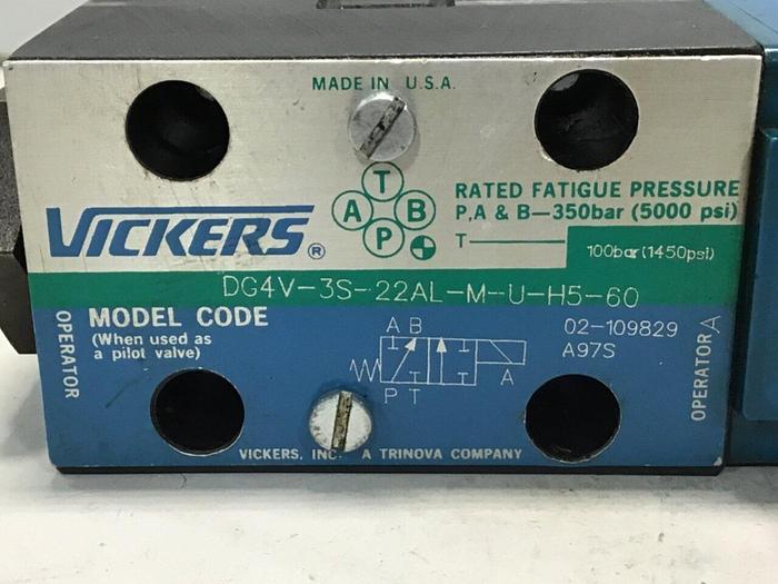Used VICKERS Directional Valve DG4V-3S-22AL-M-U-H5-60 #131561