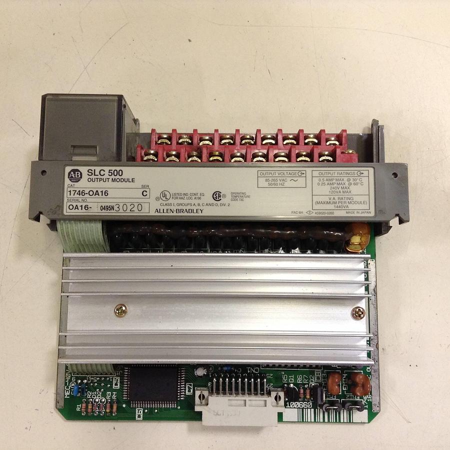 Used ALLEN BRADLEY Output Module 1746-OA16 SER C USED