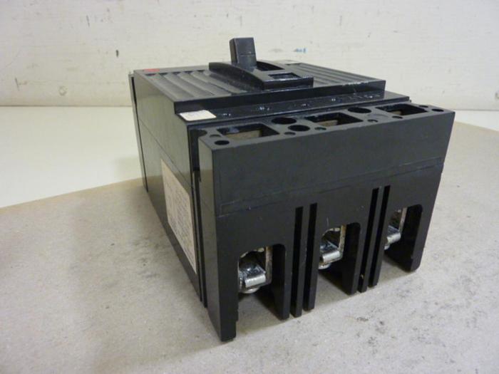 Used GENERAL ELECTRIC / GE 100 Amp Circuit Breaker TED136100 #62003