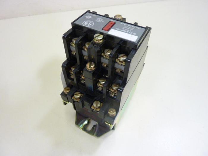 Used ALLEN BRADLEY AC Relay 700-N800A1 SER C #45859