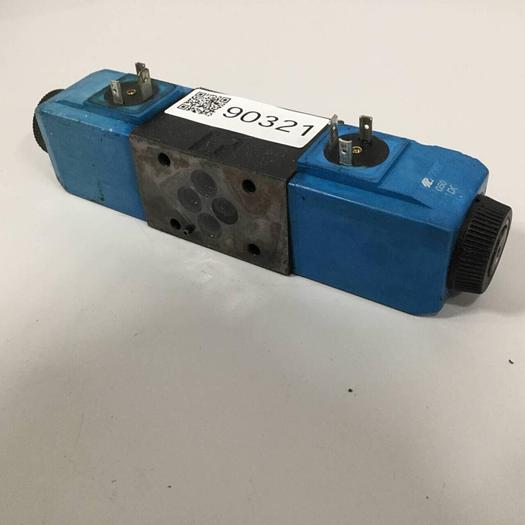 Used VICKERS Valve DG4V-3S-33C-M-U-H5-60 #90321