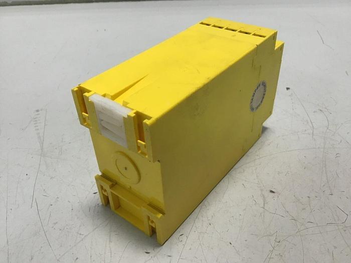 Used SICK OPTIC ELECTRONIC Relay UE43-3MF2D3 #131153