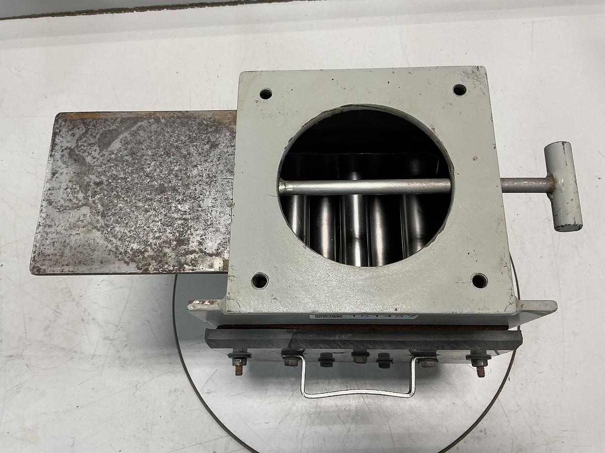 Used METAL FABRICATOR NO MODEL / NO TAG