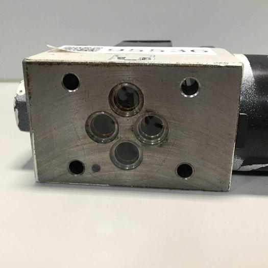 Used TOKIMEC Directional Control Valve DG4V-3-2A-M-P7-H-7-52 #95536