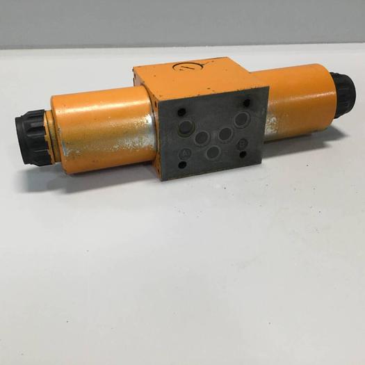 Used MANNESMANN REXROTH Valve 4WE10J31CG24N9Z4 #92398
