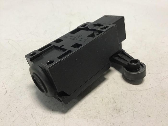 Used OMRON Limit Switch D4D-2120N Used
