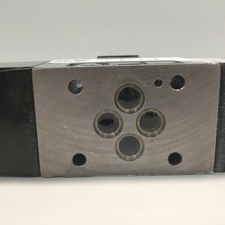 Used VICKERS Directional Control Valve DG4V36CMP7H750 USED