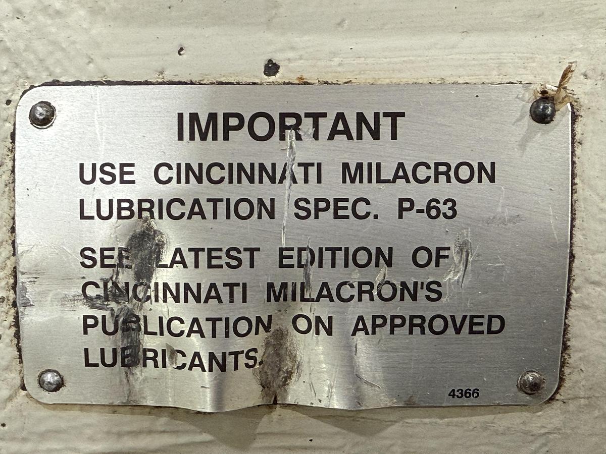 Used CINCINNATI MILACRON 178 0z injection unit