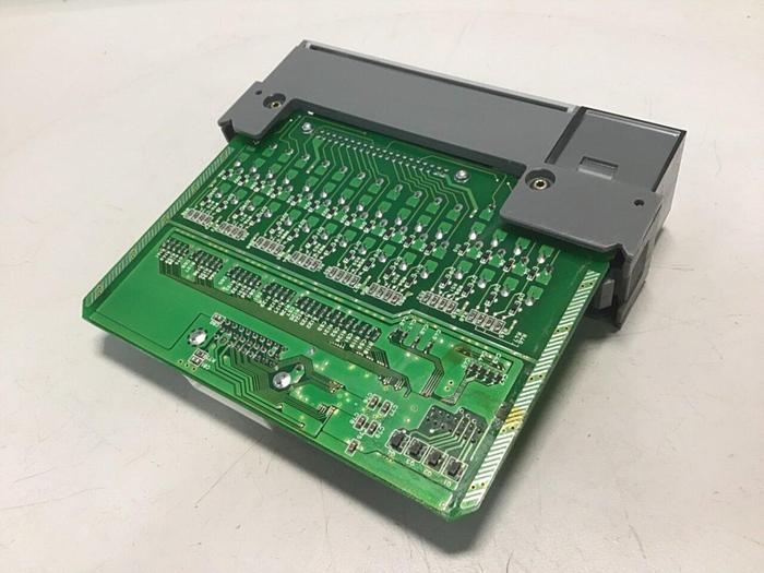 Used ALLEN BRADLEY Input Module 1746-IB32 SER D #112953