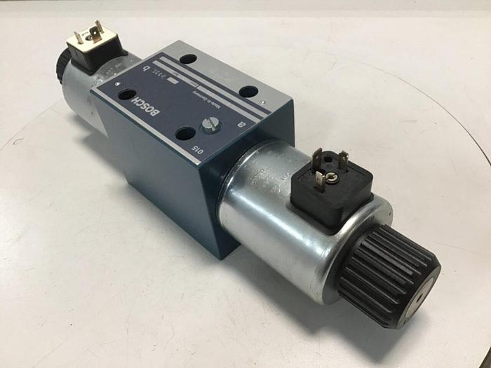 Used BOSCH Valve 0 810 001 700 #115860