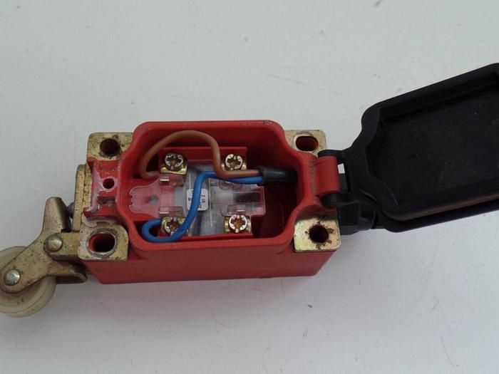 Used BERNSTEIN Limit Switch ENK-U1Z-KNIW #19241