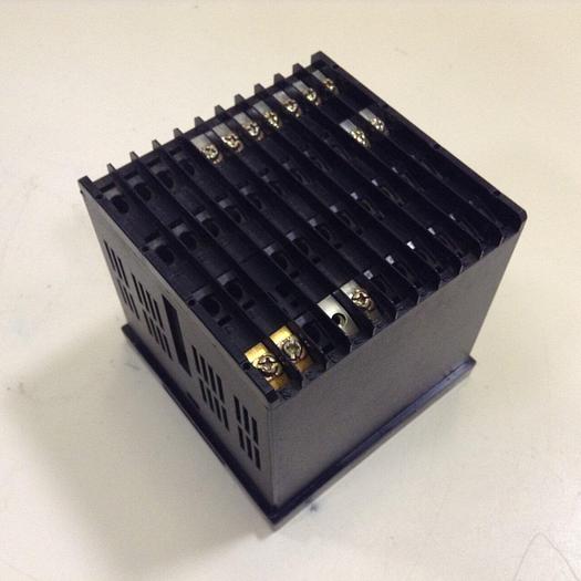 Used BARBER COLMAN Temperature Controller MAQ8-01905-001-0-00 #82999