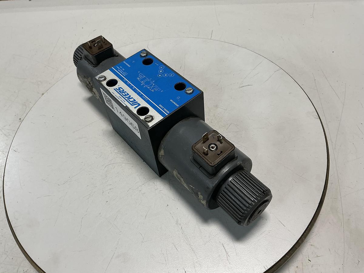 Used VICKERS DG4V 5 2CJ M U H6 20