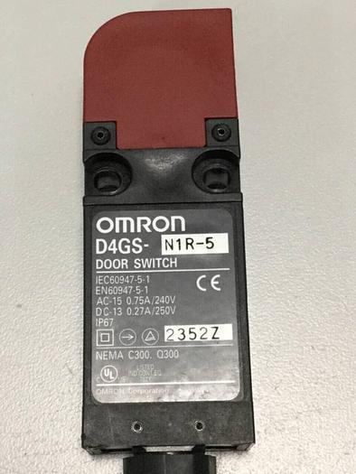 Used OMRON Door Switch D4GS-N1R-5 #99188