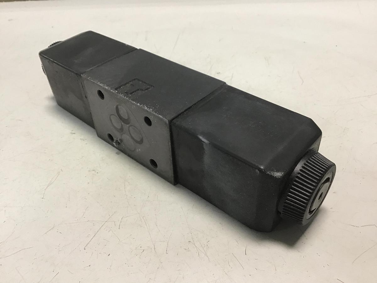 Used VICKERS KDG4V-3S-2C19S-M-U-H5-60 Valve Used