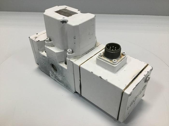 Used MOOG Servo Valve J661-335 Used