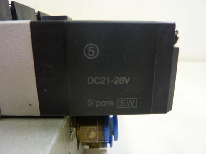 Used SMC Control Block w/ Valves VF2-4-F-D-3Z-TA #61222