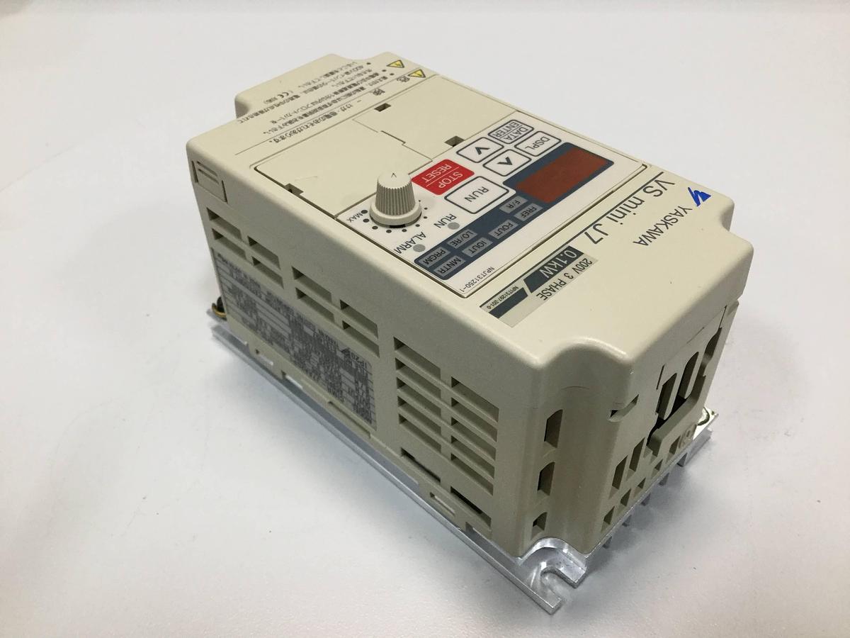 Used YASKAWA VS Mini J7 Inverter CIMR-J7AA20P1 USED