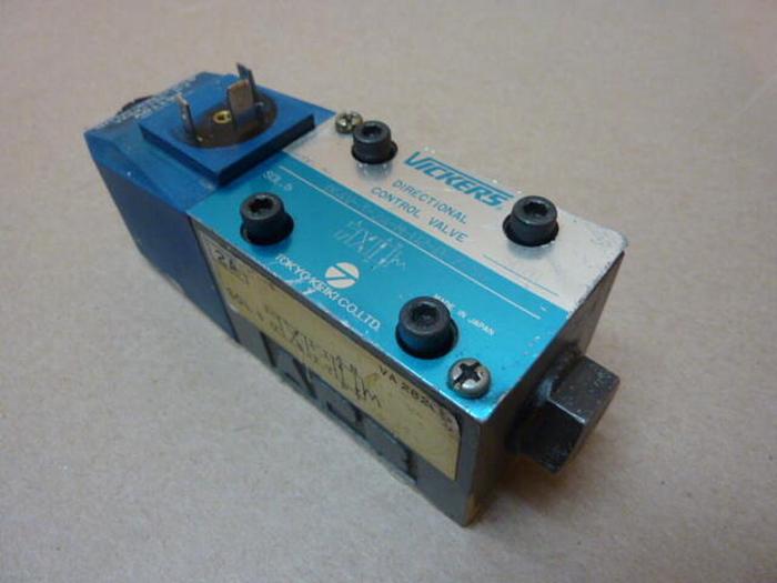 Used VICKERS Directional Control Valve DG4V32AMU2B750 #37365
