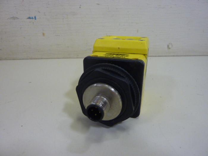 Used BANNER ENGINEERING Sensor OPBT2QDH #64695