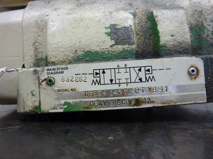 Used SPERRY VICKERS Directional Valve Assembly DG4V36CWB12 Used