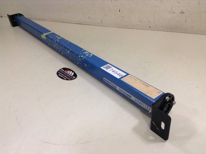 Used PINNACLE SYSTEMS INC Light Curtain Emitter MG-32-32-8K-AU-SC USED