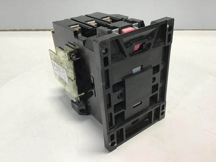 Used ALLEN BRADLEY Contactor 100-A75N.3 SER C USED
