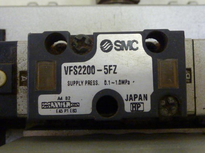 Used SMC Control Block w/ Valves VFS2100-F5Z #60109