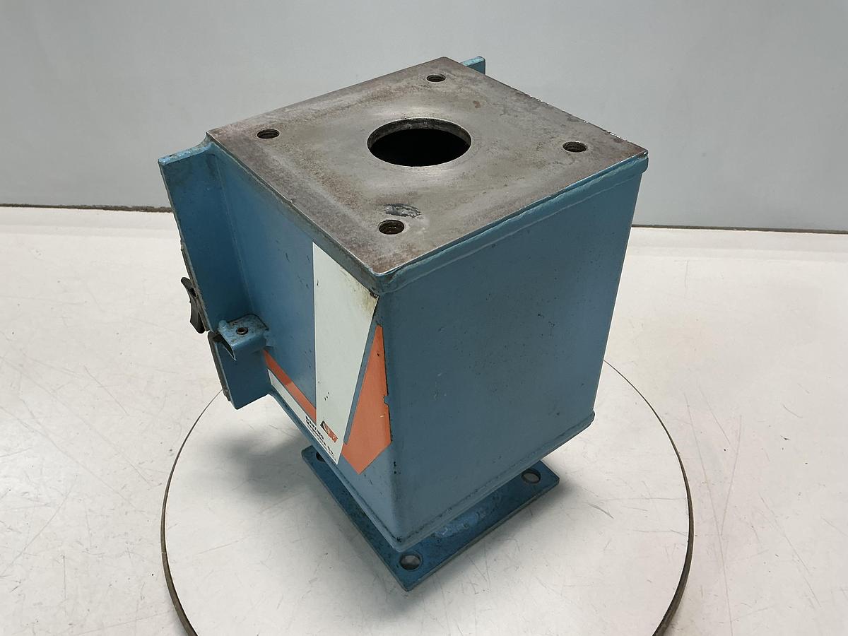 Used BUNTING NO MODEL / NO TAG