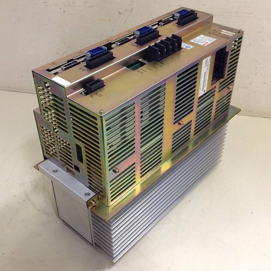 Used YASKAWA Servopack CACR-IR020202F #76536