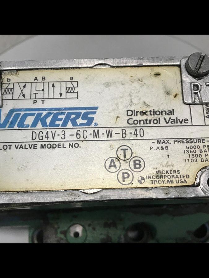 Used VICKERS Directional Control Valve DG4V-3-6C-M-W-B-40 USED