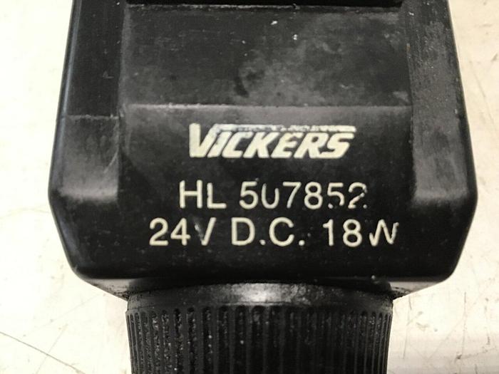 Used VICKERS Directional Valve DG4V-3-6C-M-U-HL7-60 Used