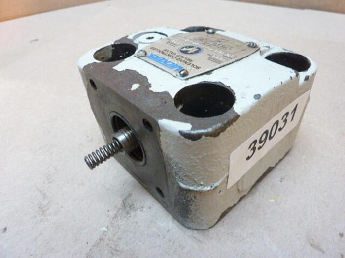 Used VICKERS Relief Valve CG5060CFMFWB6110 #39031