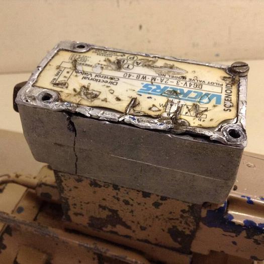Used VICKERS Directional Control Valve DG4V-3-2A-M-WB-40 VALVE #68876