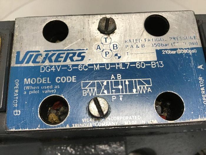 Used VICKERS Solenoid Directional Valve DG4V-3-6C-M-U-HL7-60-B13 Used