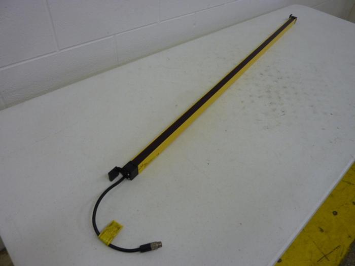 Used STI Light Curtain Transmitter MCF47-14-1200-X1 USED