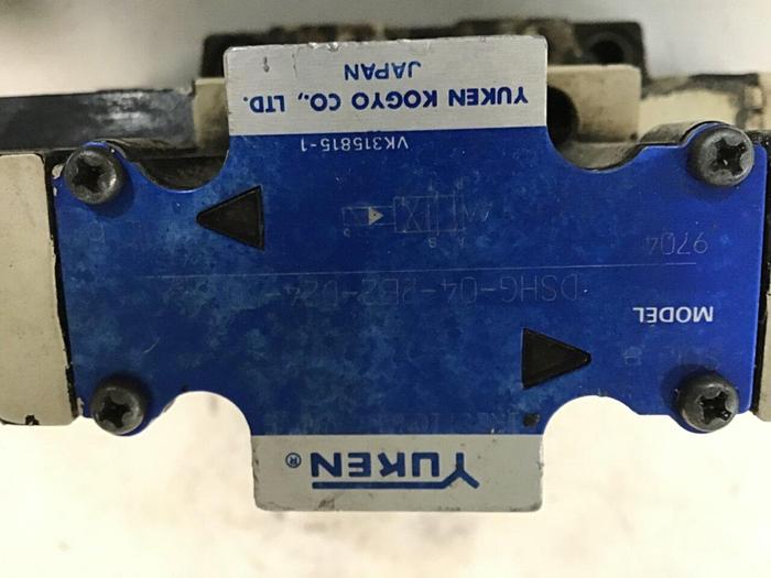Used VICKERS Valve DSHG-04-2B2-D24-50 #141145