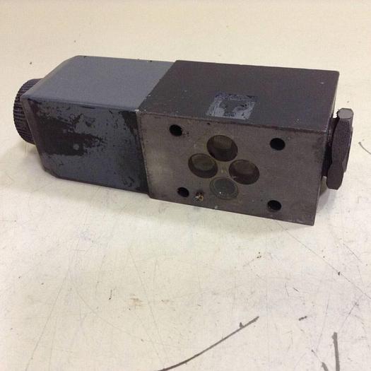 Used VICKERS Valves DG4V-3-2AL-M-U-HL7-60 #89143