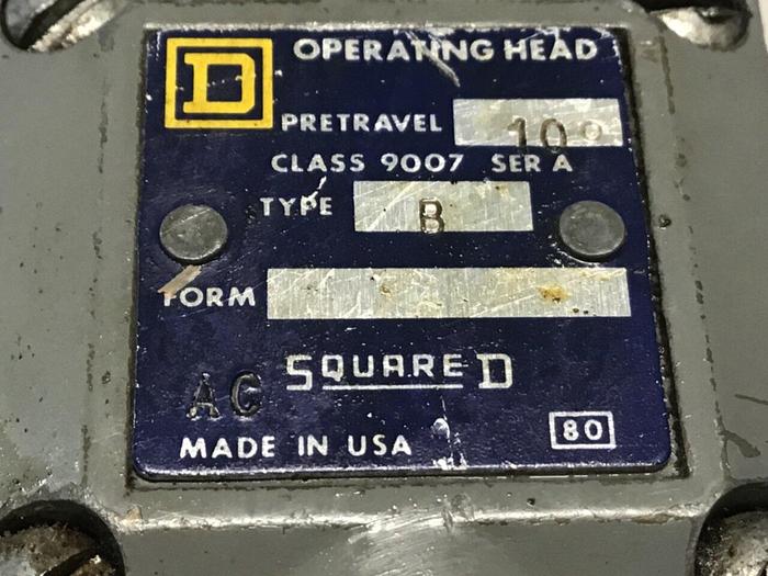 Used SQUARE D Limit Switch 9007-C52B2 #121712