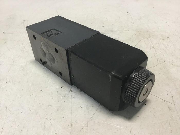 Used VICKERS Valve DG4V-3-2A-M-U-HL7-60 Used