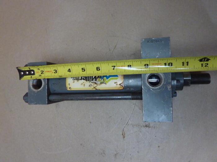 Used MILLER FLUID POWER Hydraulic Cylinder H67B2B #32330